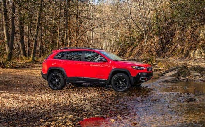 Overview 2019 Jeep Cherokee TrailHawk near Chicago