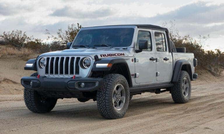 2023Jeep-Gladiator-ExteriorDesertRoad