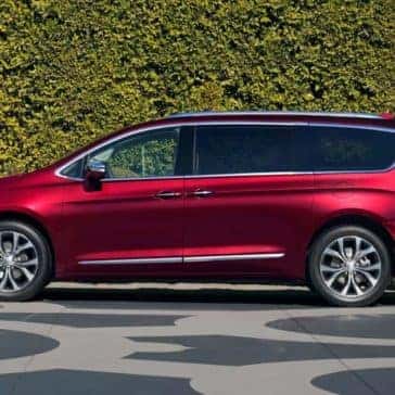 2018 Chrysler Pacifica Side Profile