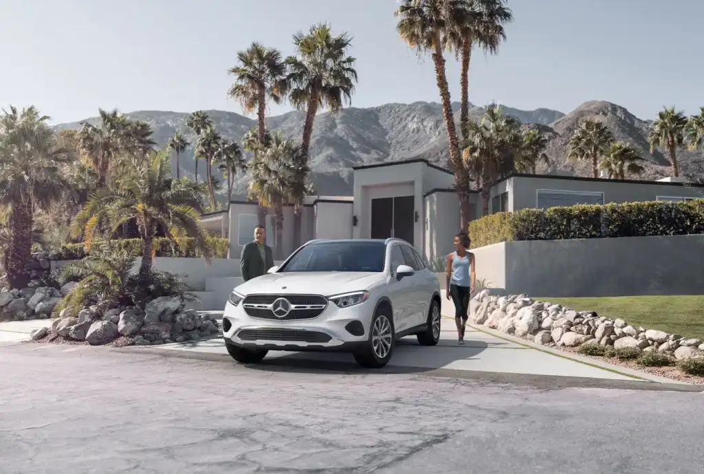 Exterior de un SUV Mercedes-Benz GLC 350e 4MATIC de 2026