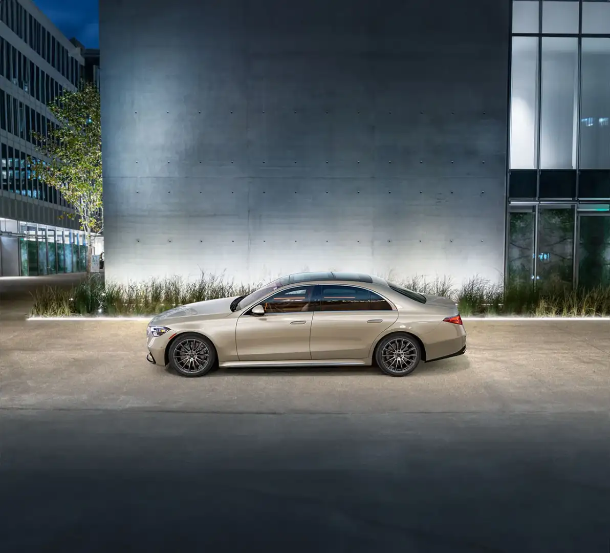 What makes the Mercedes-Benz S-Class the benchmark — a concise summary