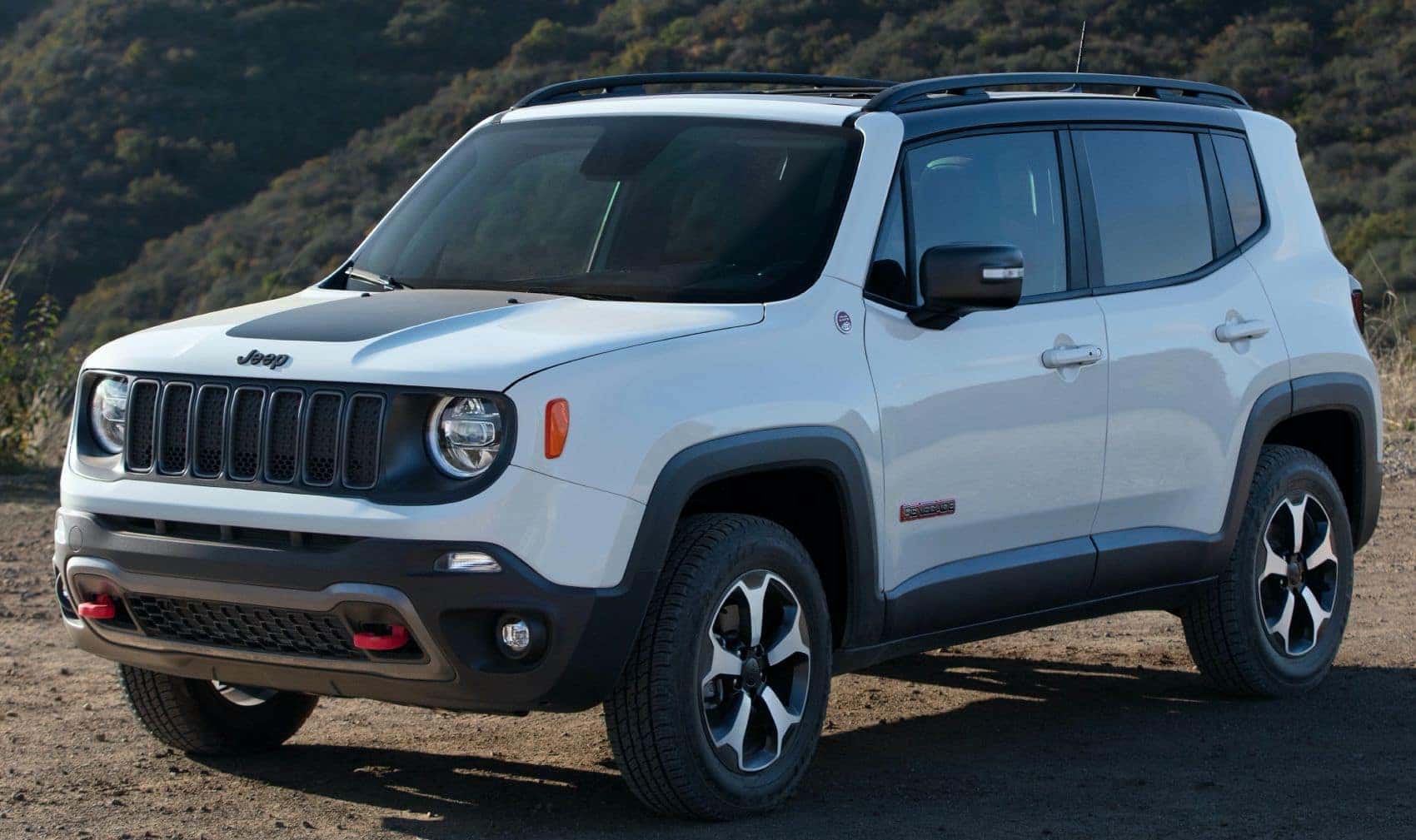 Jeep Renegade on Mountain 