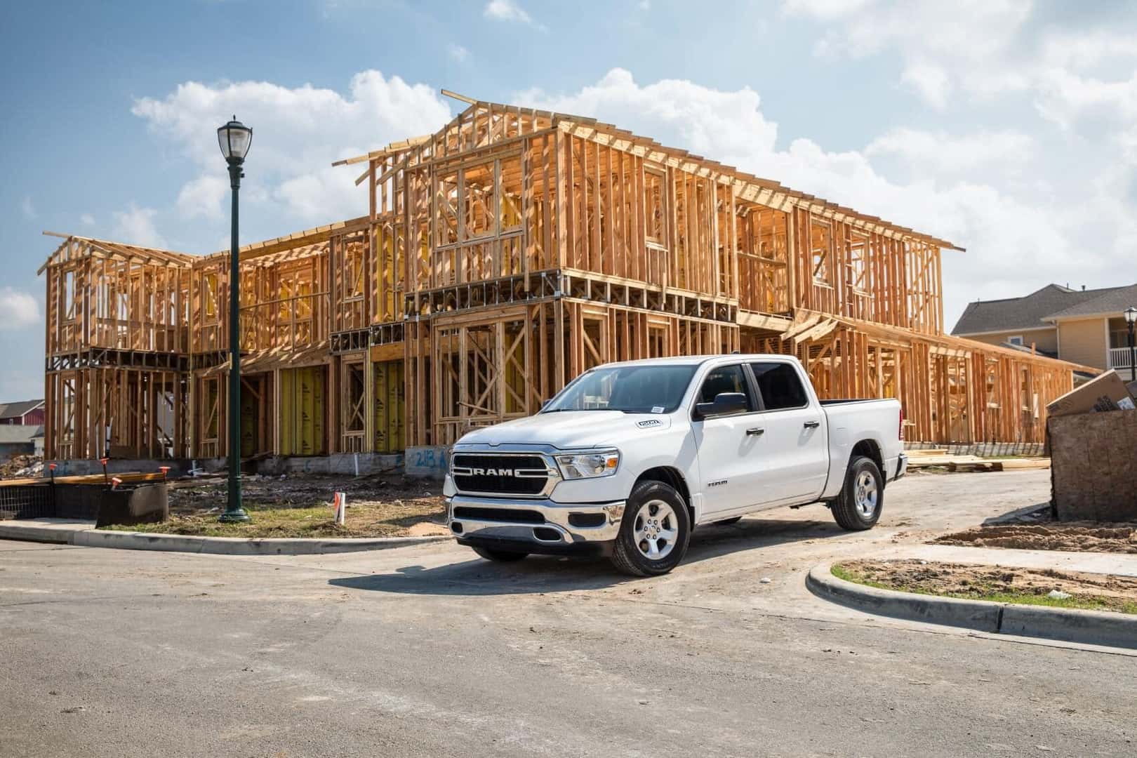 Ram 1500 vs Toyota Tundra