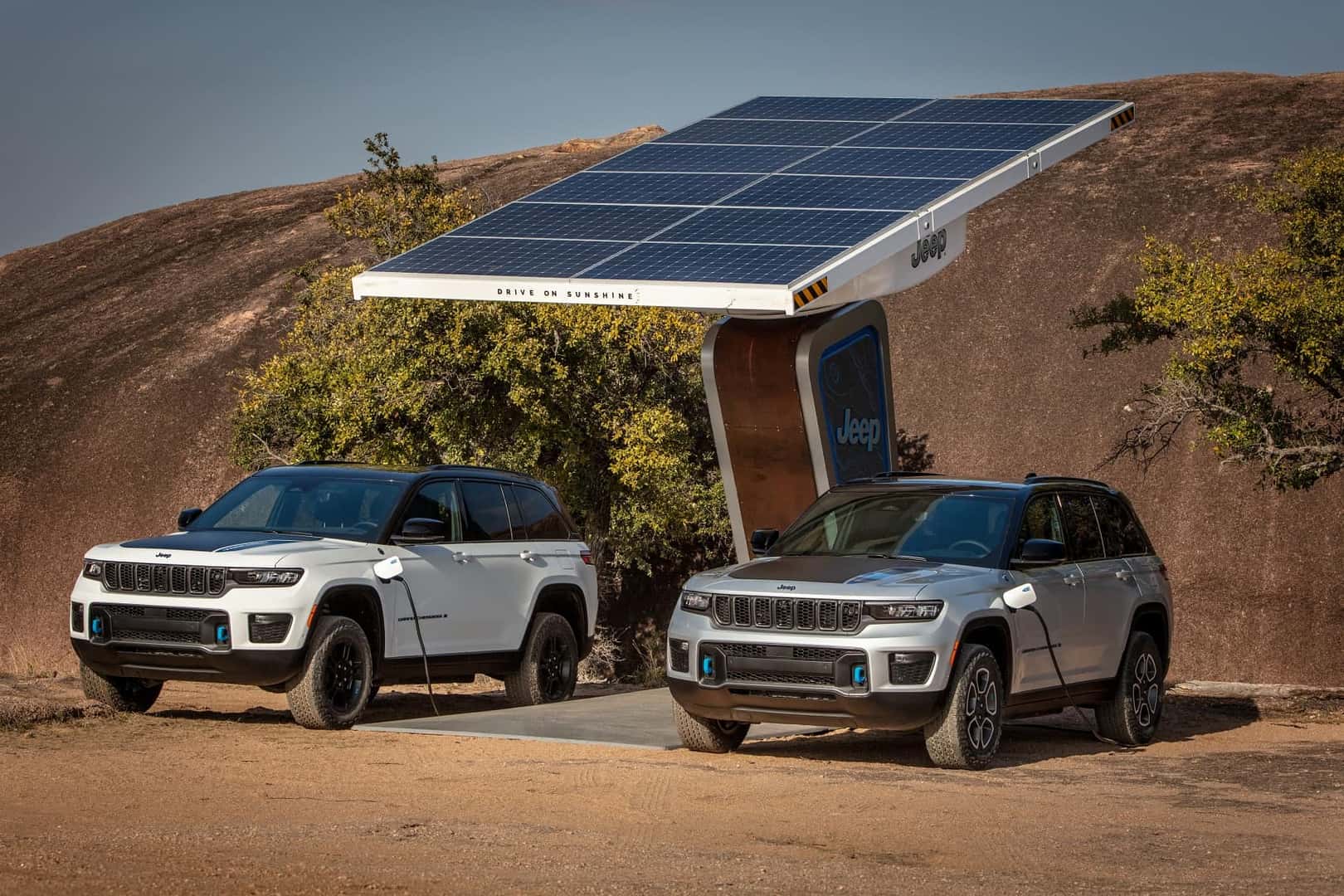 2025 Jeep Grand Cherokee vs. Toyota 4Runner