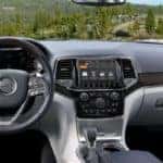 2019 grand cherokee front interior
