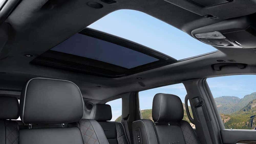 2019 Jeep Grand Cherokee interior