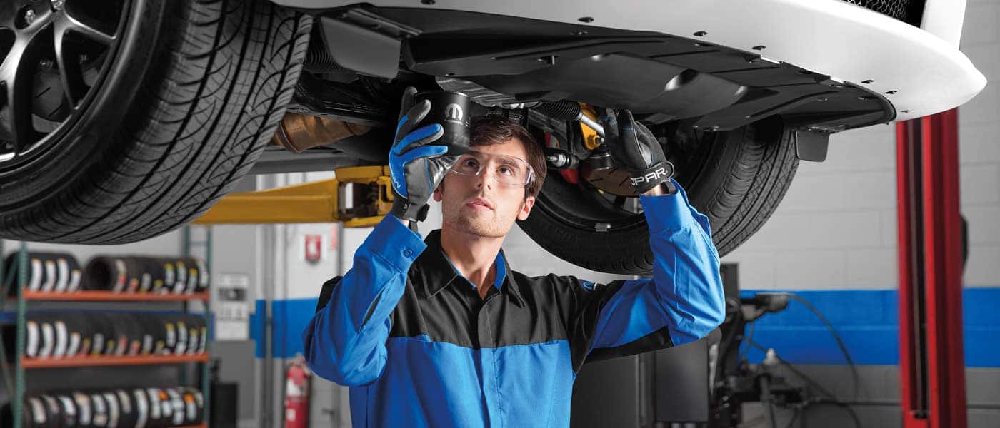 Service Changing Oil Filter