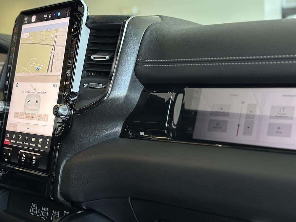 2025 RAM 1500 touchscreen and passenger screen