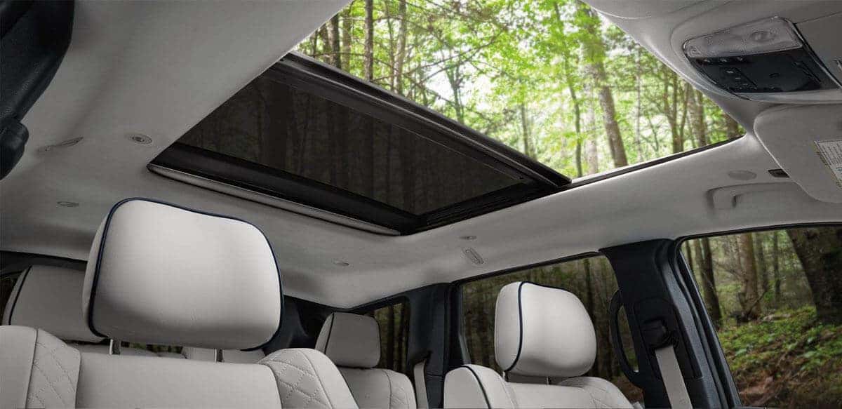 2018 Jeep Grand Cherokee dual pane sunroof